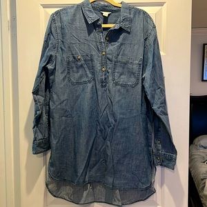 This is a denim tunic by Caslon in a sz large NWOT